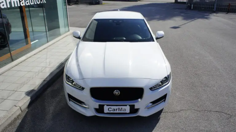 Jaguar-XE-2d-240CV-AWD-DSC0578_01